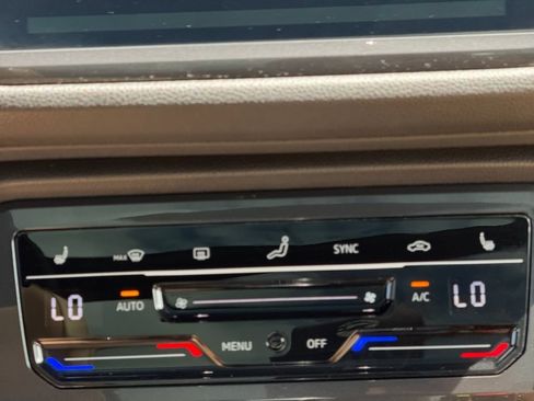 Used 2024 Volkswagen Tiguan SE R-Line AWD/4WD image 15