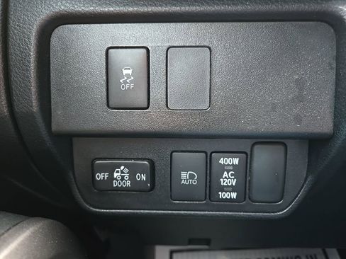 Used 2022 Toyota Tacoma TRD Sport AWD/4WD image 52