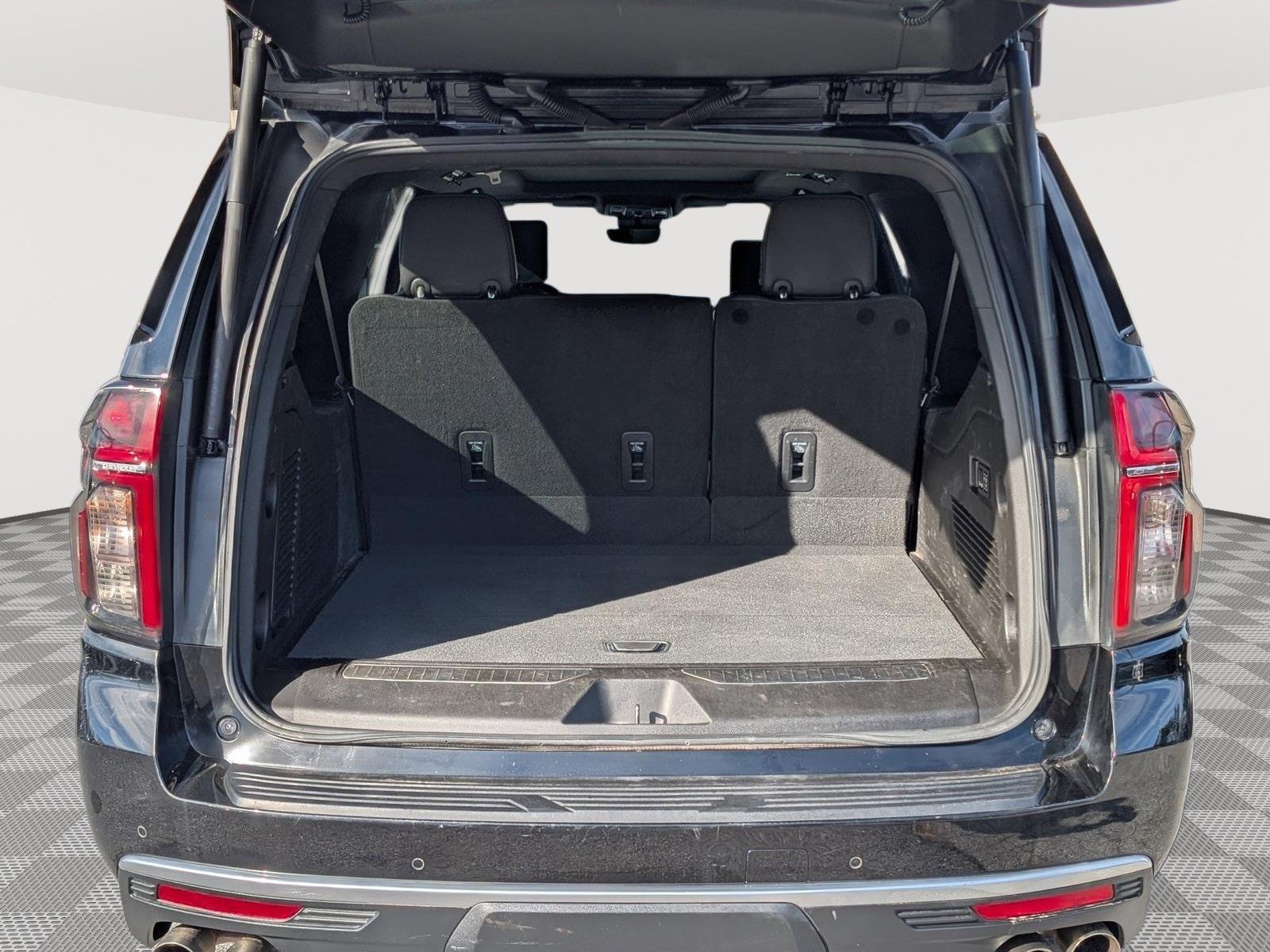Used 2023 Chevrolet Suburban High Country w/ Advanced Technology Package AWD/4WD image 15