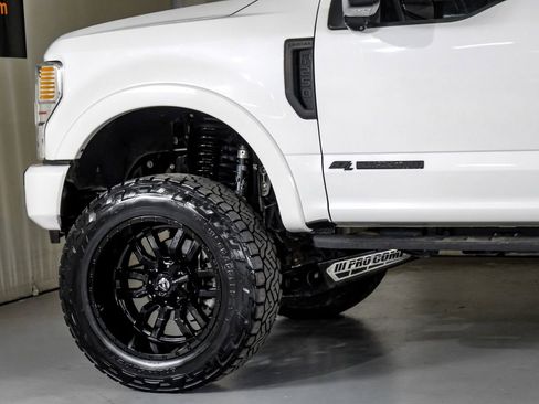 Used 2022 Ford F250 Lariat w/ Tremor Off-Road Package image 12