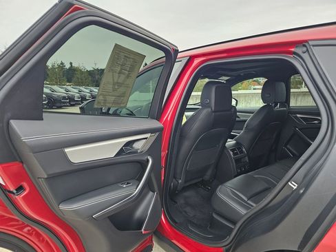 Used 2024 Jaguar F-PACE R-Dynamic S image 17