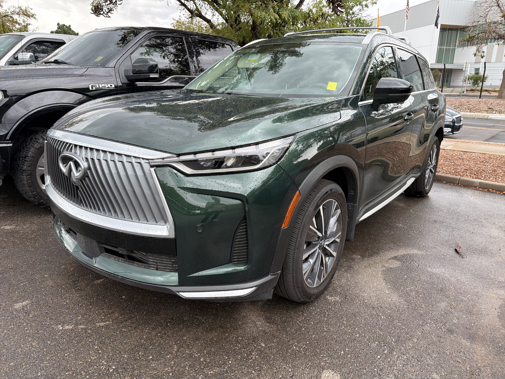 Certified 2026 INFINITI QX60 Luxe w/ Cargo Package AWD/4WD image 1
