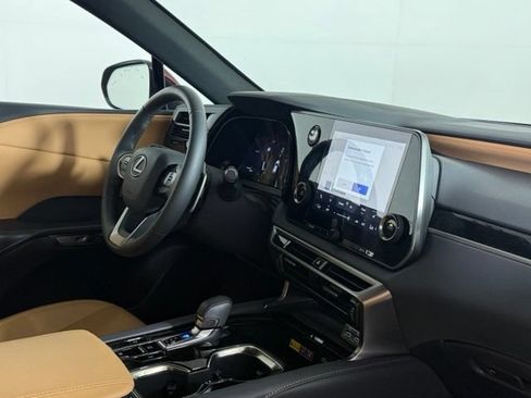 Certified 2025 Lexus RX 350 FWD w/ Technology Package image 19
