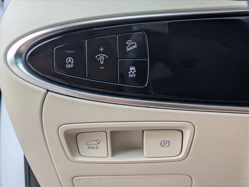 Used 2025 Genesis GV70 2.5T w/ Select Package image 11