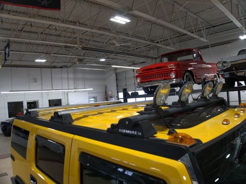 Used 2003 HUMMER H2 w/ Preferred Equipment Group image 31