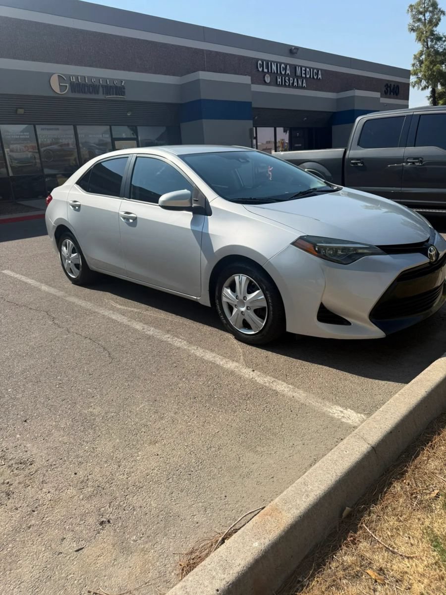 Used 2019 Toyota Corolla LE w/ Carpet Mat Package (TMS) FWD image 3