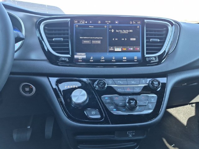 Used 2026 Chrysler Pacifica Select FWD image 24