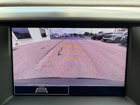 Certified 2023 GMC Acadia SLE w/ Driver Convenience Package AWD/4WD image 28