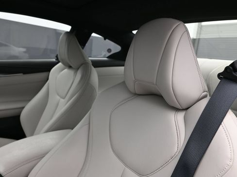 Used 2017 INFINITI Q60 3.0t w/ Premium Plus Package 3.0T RWD image 16
