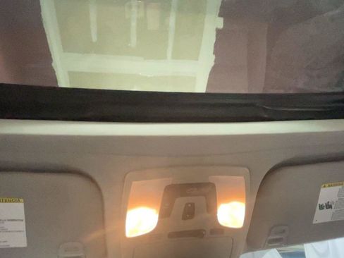 Used 2018 Toyota Sienna XLE FWD image 38