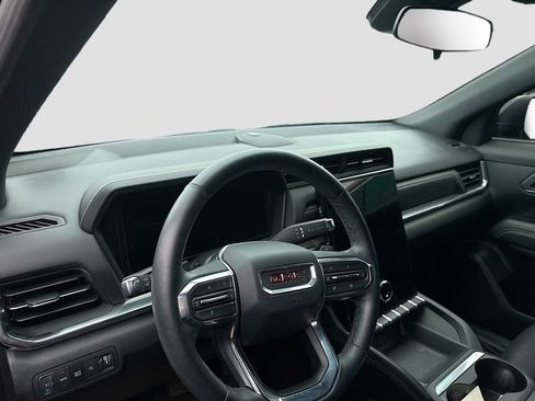 Used 2026 GMC Terrain Elevation w/ Elevation Premium Package FWD image 8
