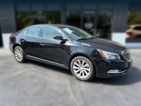Used 2016 Buick LaCrosse Leather FWD image 7