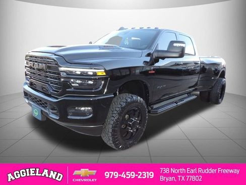 Used 2025 RAM 3500 Laramie image 8
