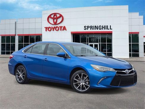 Used 2017 Toyota Camry XSE image 1