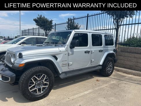 Used 2024 Jeep Wrangler Unlimited Sahara w/ Technology Group AWD/4WD image 3