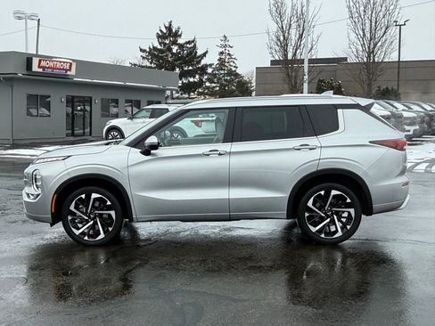 Used 2023 Mitsubishi Outlander SEL image 6