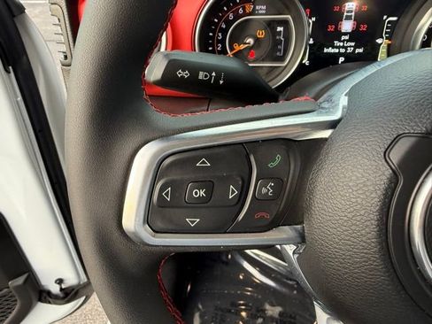 Used 2023 Jeep Gladiator Rubicon w/ Cold Weather Group image 21