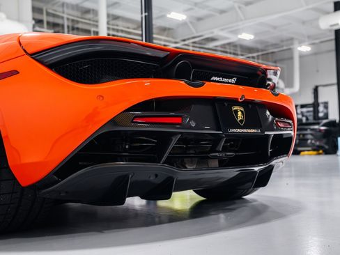 Used 2019 McLaren 720S Performance RWD image 35