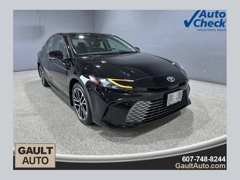 Used 2026 Toyota Camry XLE w/ Premium Plus Package AWD/4WD image 1