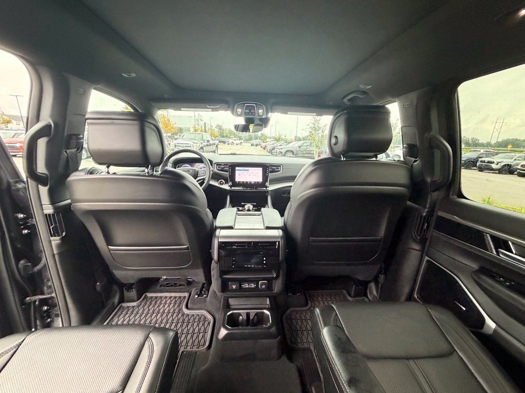 Used 2024 Jeep Wagoneer Series II AWD/4WD image 42