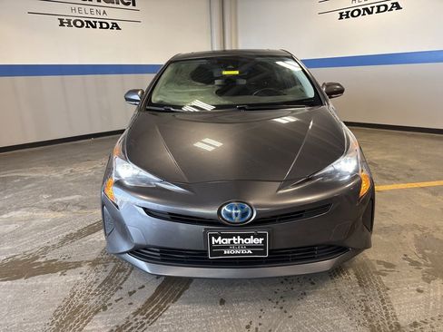 Used 2016 Toyota Prius Three image 2