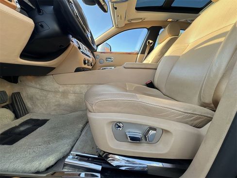 Used 2011 Rolls-Royce Ghost image 20