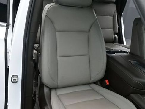 Used 2024 Chevrolet Tahoe LT w/ LT Signature Plus Package RWD image 18