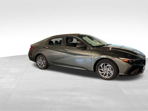 New 2026 Hyundai Elantra Hybrid FWD image 1