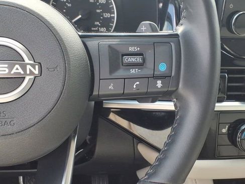 Used 2025 Nissan Pathfinder SL AWD/4WD image 19