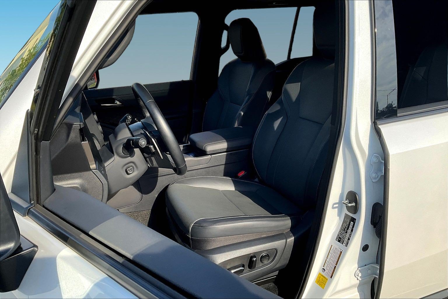 Used 2024 Lexus GX 550 w/ Accessory Package (Z1) AWD/4WD image 20