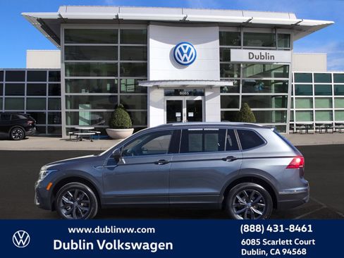 Certified 2023 Volkswagen Tiguan SE w/ Panoramic Sunroof Package image 7