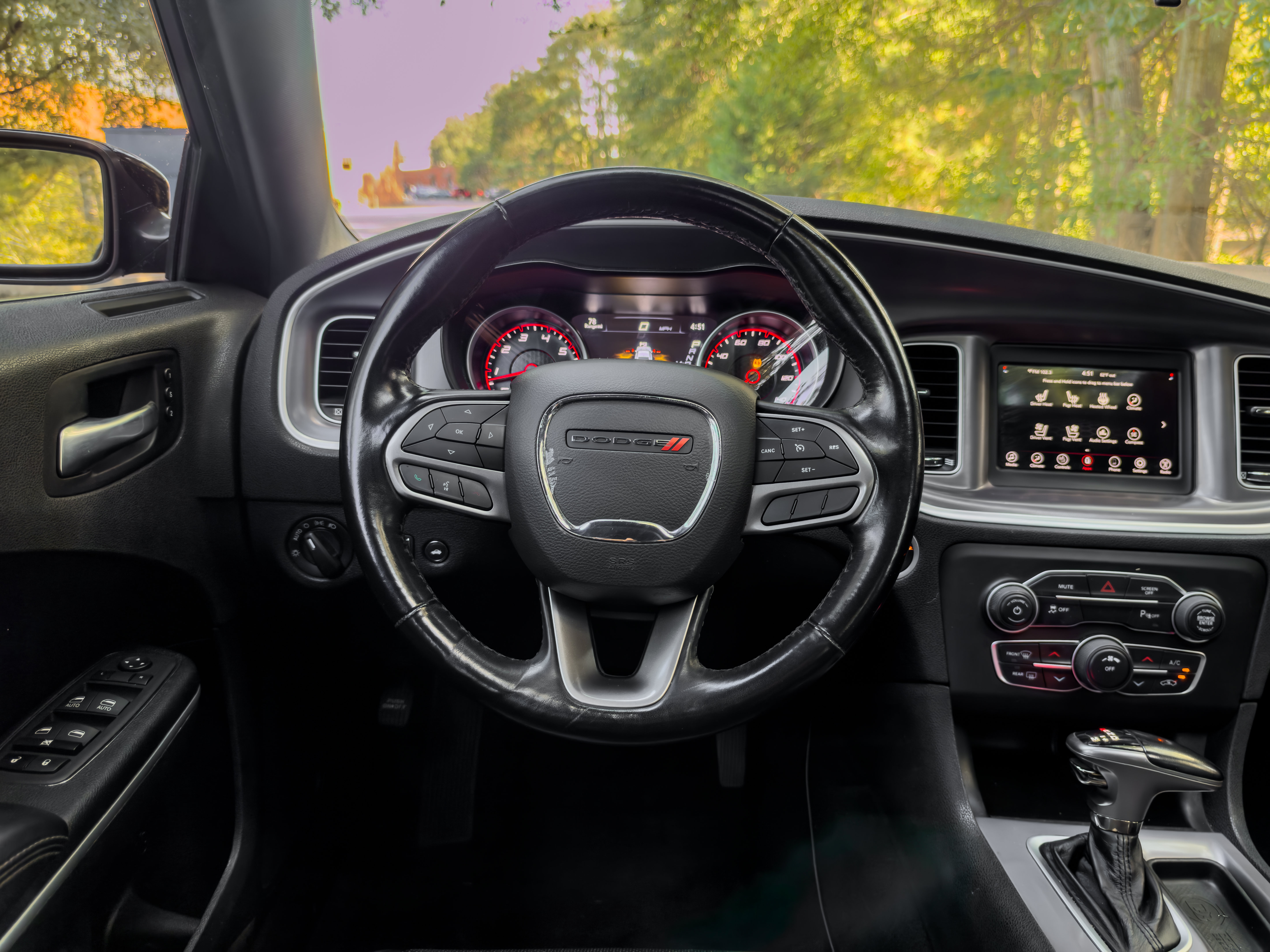 Used 2022 Dodge Charger SXT w/ Leather Interior Group RWD image 6