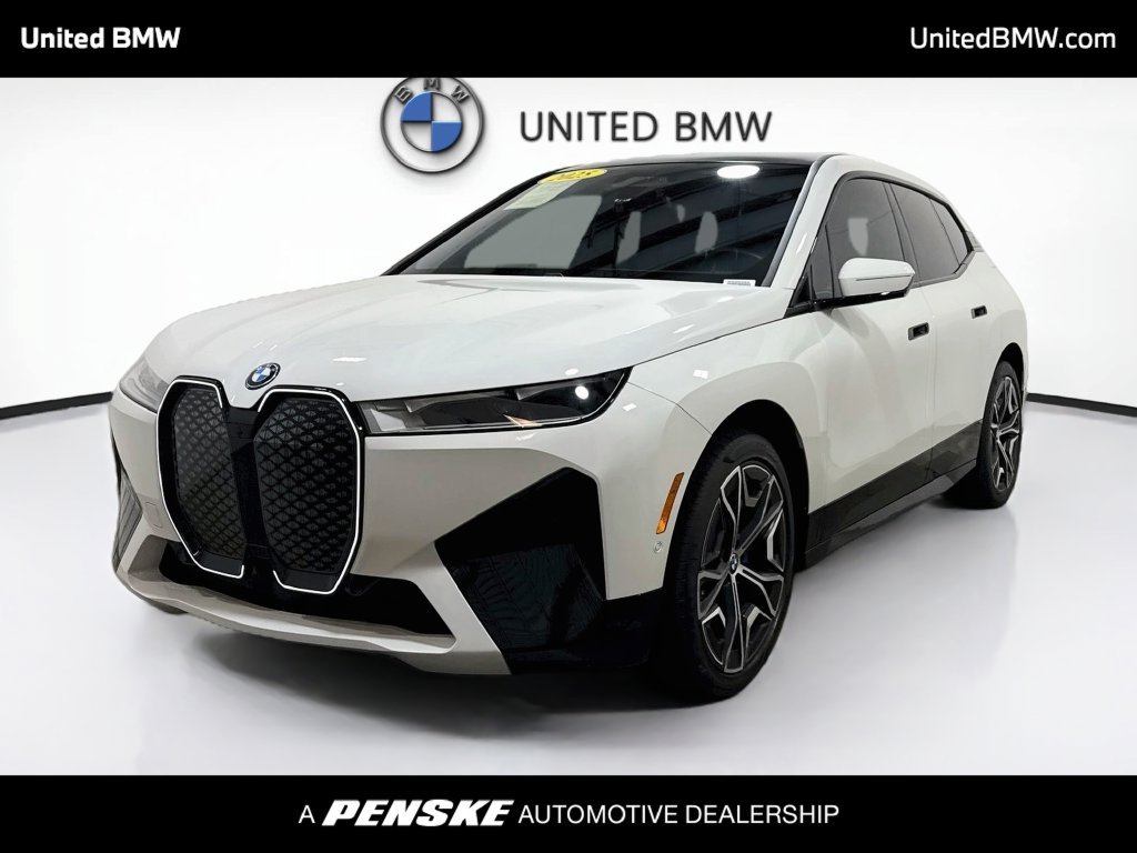 Used 2025 BMW iX xDrive50 AWD/4WD image 1