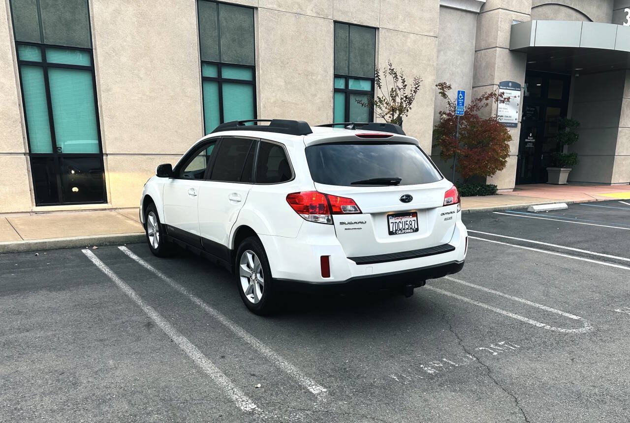 Used 2014 Subaru Outback 2.5i Premium AWD/4WD image 7