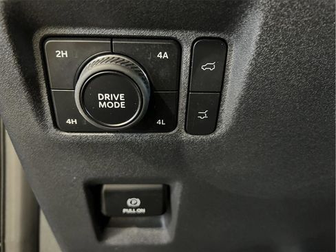 Used 2025 Ford Expedition Active AWD/4WD image 12