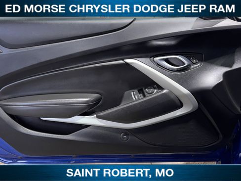 Used 2020 Chevrolet Camaro LT w/ RS Package image 29