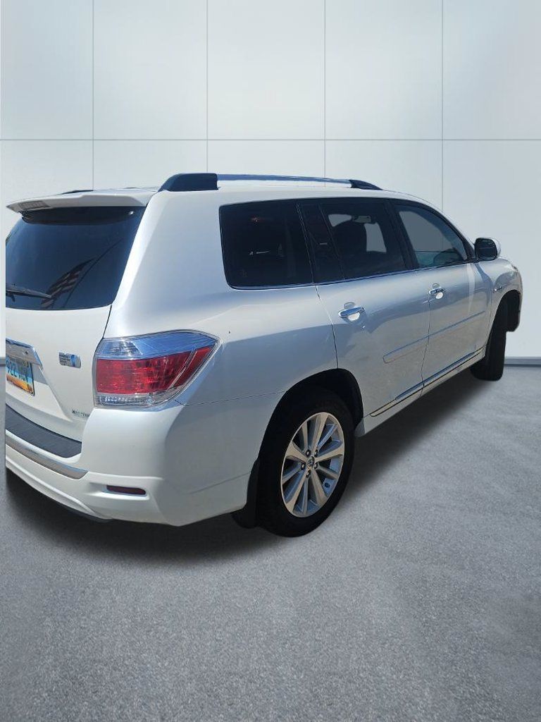Used 2011 Toyota Highlander Limited AWD/4WD image 2