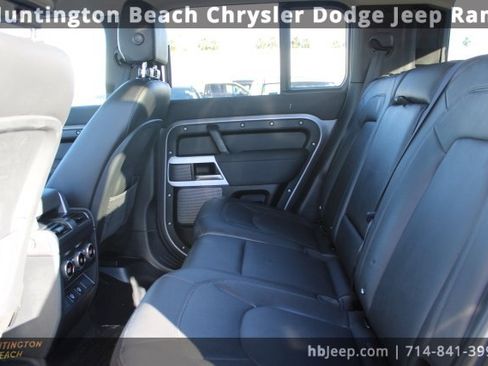 Used 2023 Land Rover Defender 110 SE image 37