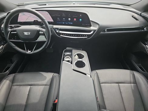 Used 2024 Cadillac Lyriq Luxury w/ LPO, Floor Liner Package RWD image 9