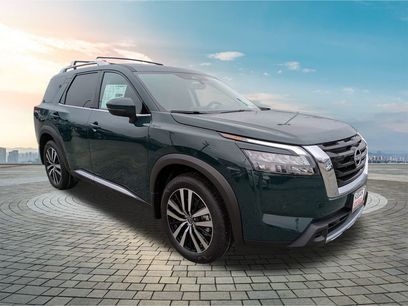 New 2025 Nissan Pathfinder Platinum w/ Cargo Package