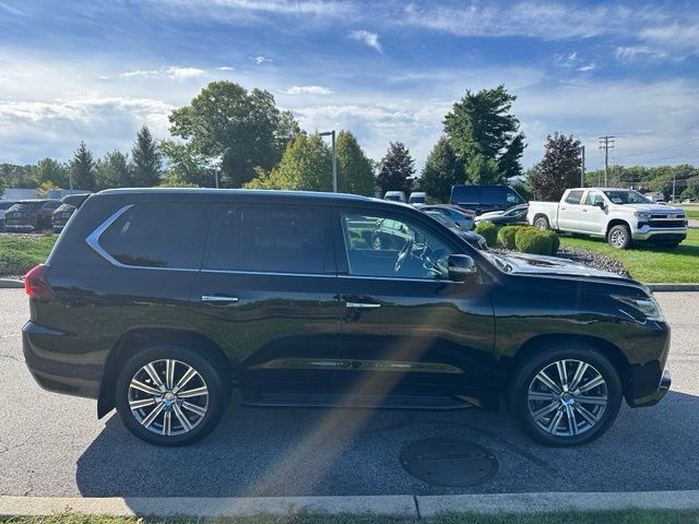 Used 2017 Lexus LX 570 4WD w/ Luxury Package image 6