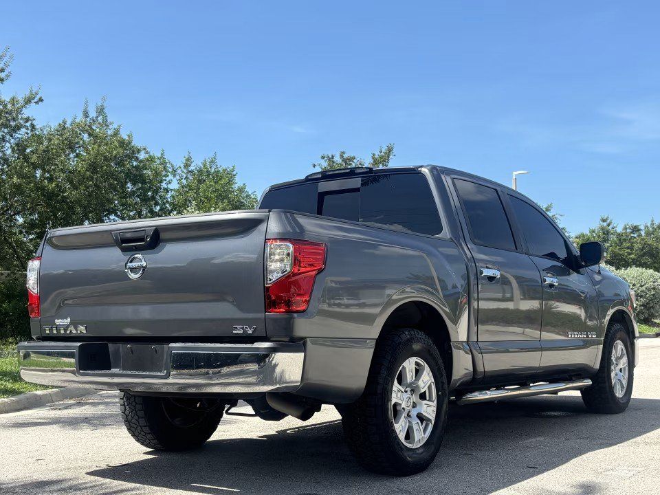 Used 2019 Nissan Titan SV RWD image 8