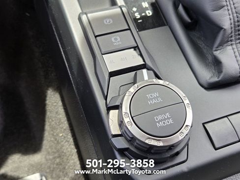 Used 2025 Toyota 4Runner SR5 AWD/4WD image 21