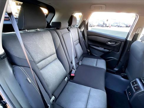 Used 2024 Nissan Rogue SV image 19