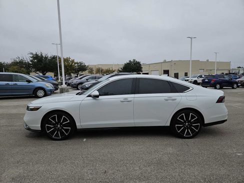Used 2024 Honda Accord Touring image 4