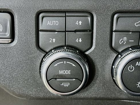 Used 2026 GMC Sierra 1500 SLE w/ X31 Off-Road Package AWD/4WD image 22