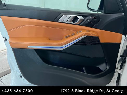 Used 2022 BMW X7 xDrive40i w/ M Sport Package AWD/4WD image 15