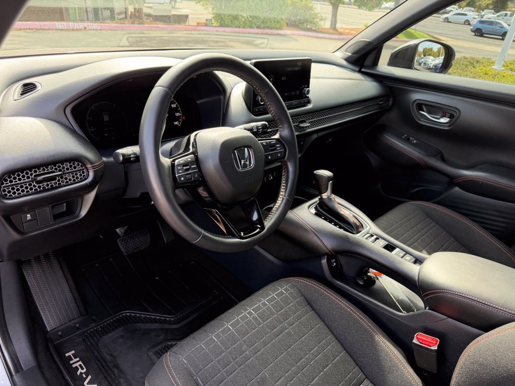 Used 2025 Honda HR-V Sport image 15