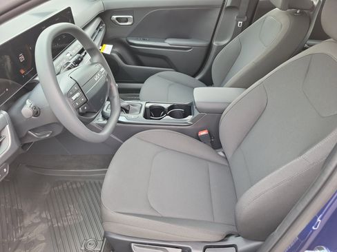 New 2026 Kia K4 LXS image 3