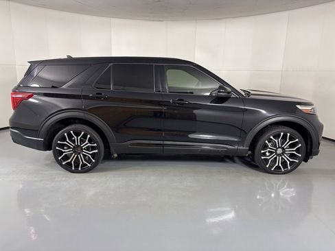 Used 2021 Ford Explorer ST image 9